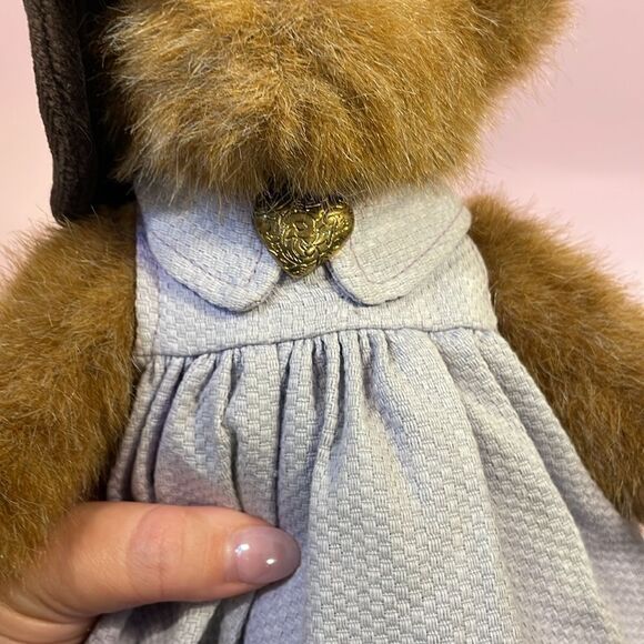 The Bearington Collection Sophie with Purple Dress and Hat with Flower Good Used - Picture 7 of 12